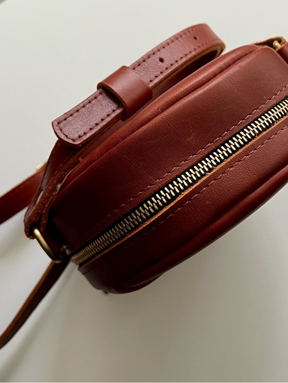 Portland Leather Goods Circle Crossbody + Mini Daisy Wallet (Almost Perfect) - Picture 10 of 13